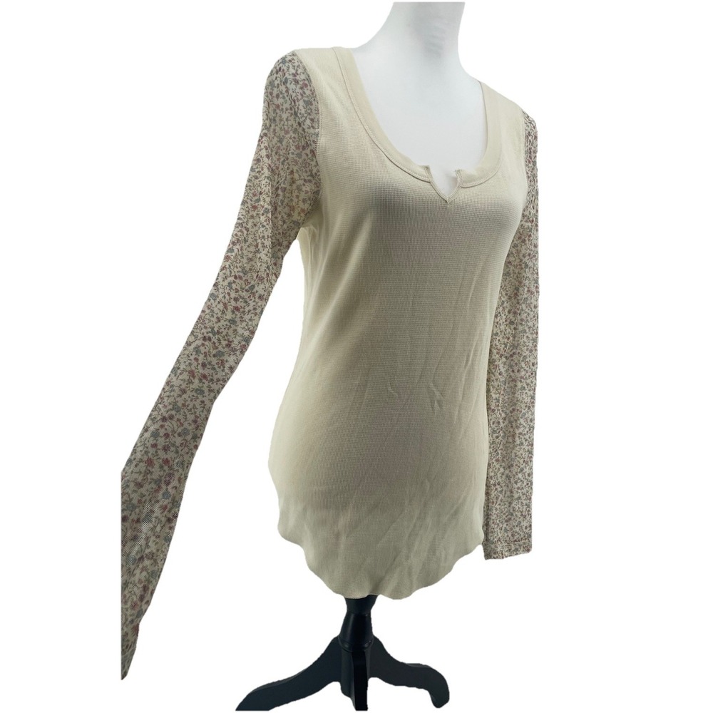 Women’s Cream Long-Sleeve Floral Sleeve Top